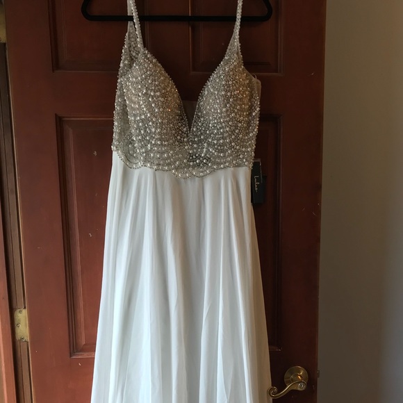 Lulus Dresses & Skirts - Lulus white formal maxi dress- size 10